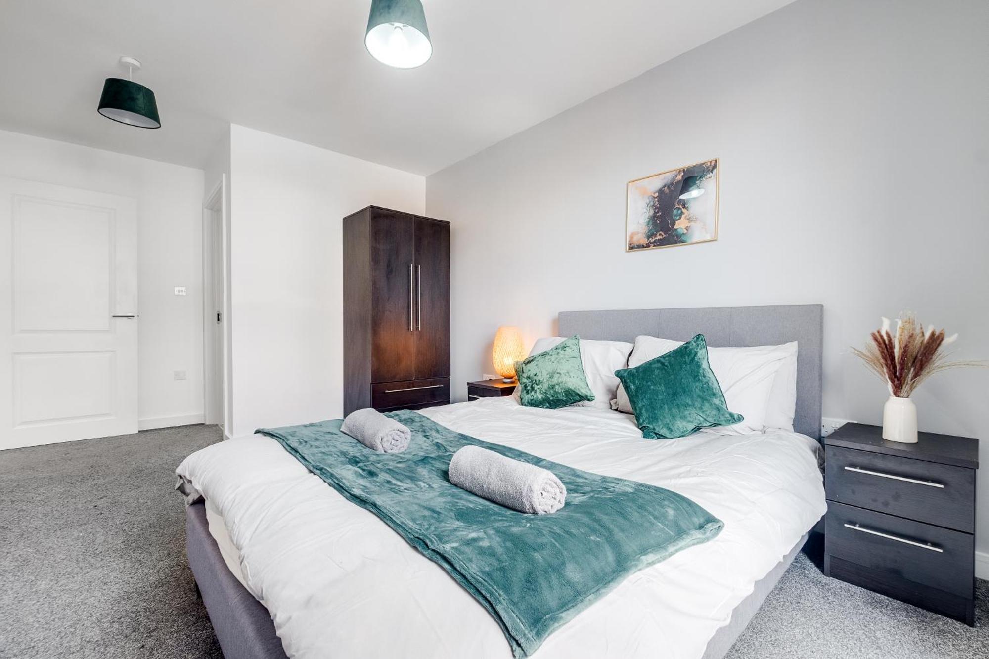 City Centre Emerald Escape - Sleeps-6, 2Beds & 2Baths , Netflix , Free Internet Lägenhet Birmingham Exteriör bild