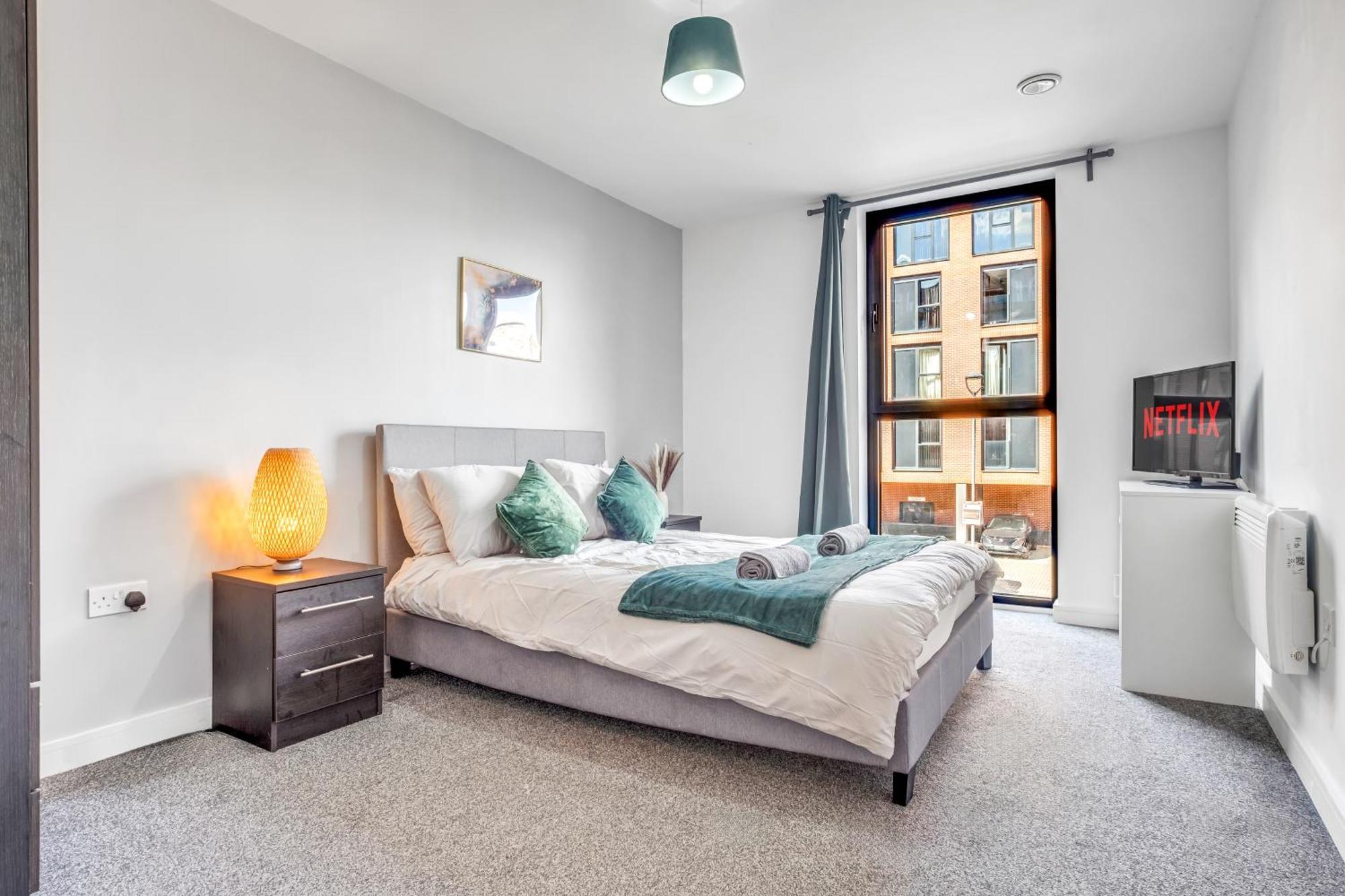 City Centre Emerald Escape - Sleeps-6, 2Beds & 2Baths , Netflix , Free Internet Lägenhet Birmingham Exteriör bild