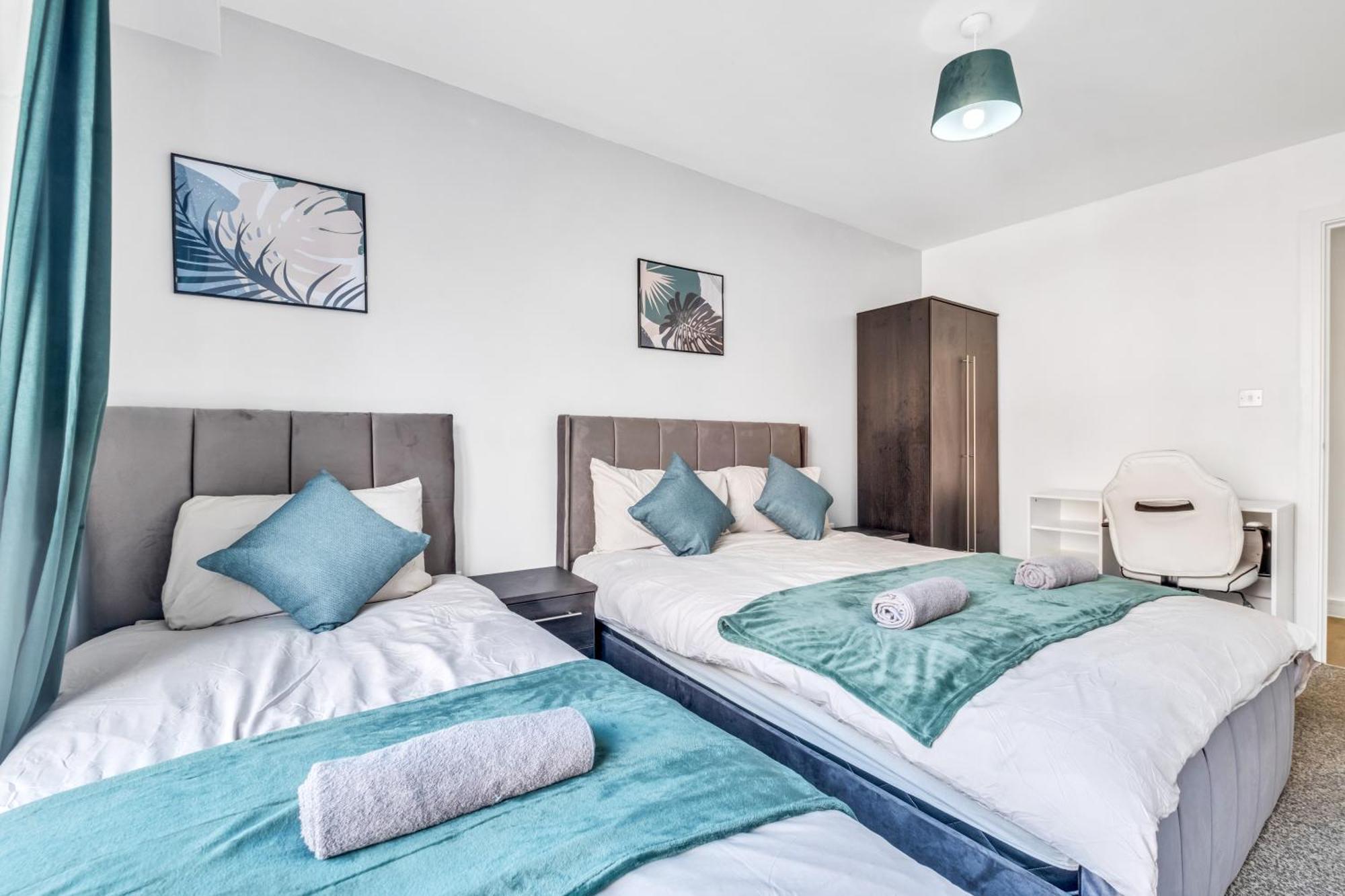 City Centre Emerald Escape - Sleeps-6, 2Beds & 2Baths , Netflix , Free Internet Lägenhet Birmingham Exteriör bild