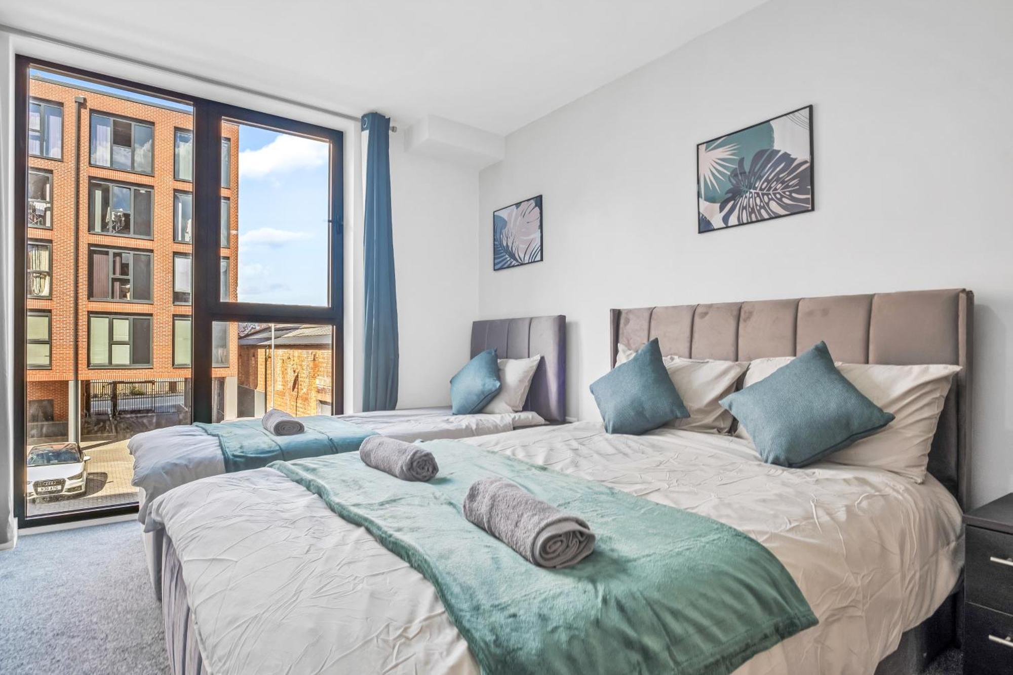 City Centre Emerald Escape - Sleeps-6, 2Beds & 2Baths , Netflix , Free Internet Lägenhet Birmingham Exteriör bild